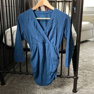 Oh baby by motherhood maternity shirt